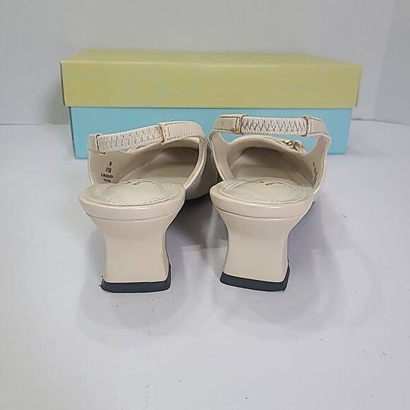 LifeStride Norma Deville Kitten-Heel Slingback Pumps Bone Women’s Size 7 - Picture 8 of 9